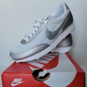 Nike Day Break Women's